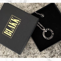 Trú, Von & Kærleikur hálsmen